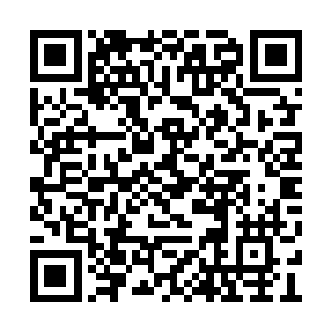 张铁一个人站在飞舟头部的一个巨大的水晶舱内二维码生成