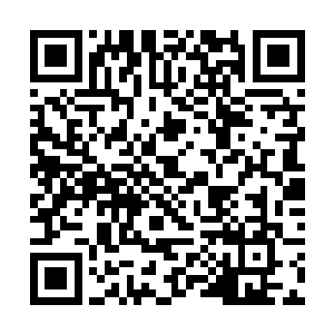 张铁就觉得自己的脖子上像被一圈钢筋给裹起来一样二维码生成