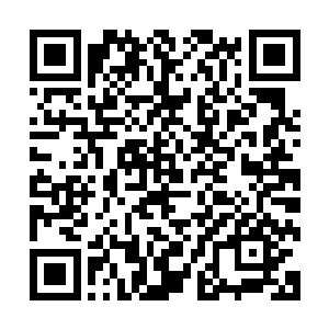 张铁的匕首带来的那股锐风就刚刚贴着他的头皮飞了过去……二维码生成