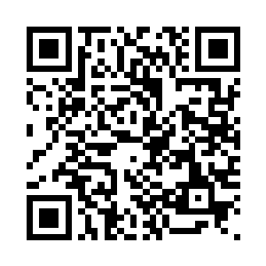 张铁真挚的看着科林上尉的那只独眼二维码生成