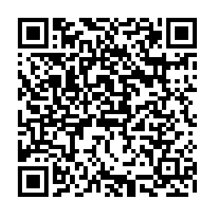 张铁那天晚上的毫不犹豫让一个士兵砍下一个人脑袋的冷血和他随后的作为二维码生成