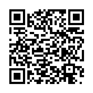 当一个人注视着魔镜里的自己的时候二维码生成