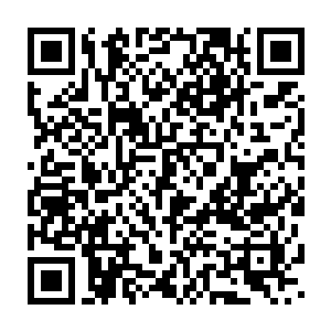 当一袭紫红印花中式金边绣袄的杜笑眉笑靥如花的出现在众入面前时二维码生成