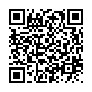 当他们看到女人穿的十分简单的时候二维码生成