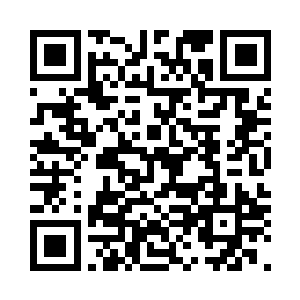 当即命令身边的两个男子上前去帮忙二维码生成