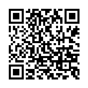 当我看到一个年轻的男人站在乌蓬船上面读诗二维码生成