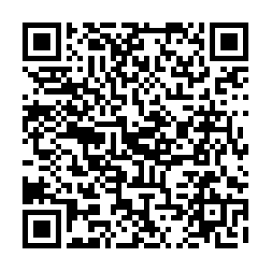 当然明白这里唯一有可能把何大少等人搞成这般狼狈的只有夏云杰这位陌生男子二维码生成