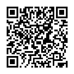 当皇家马德里的大巴车驶到距离球场还有一公里的地方时二维码生成