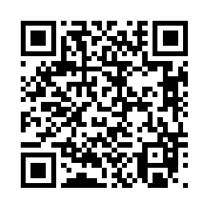 当看到那对夫妇绝望沮丧的走到门口二维码生成