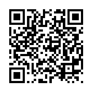 当雨果重新回到查理兹和亚历克斯身边时二维码生成