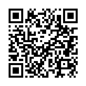 彭乐风把手里的枪递给身边的佣兵二维码生成