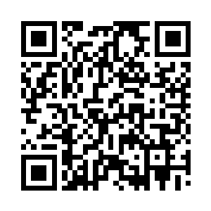 影子先是谨慎地开启扫描饰品扫了一圈二维码生成