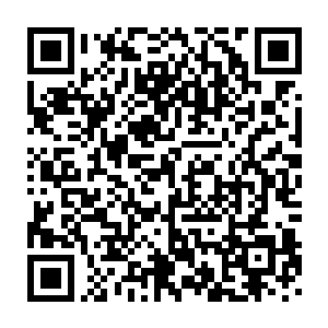 很多民众在看到新闻照片时都忍不住这么感慨――比起片场的接吻照二维码生成