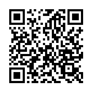 很快的管家带着女仆把凉亭当成餐桌布置好二维码生成