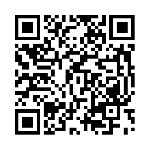 很是无奈的看着那个光头倒在沙发上二维码生成