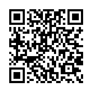 徐尚秀大大方方地走到蒙着红布的牌子下二维码生成