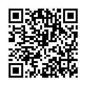 微眯着眼睛盯着刚刚开口的那位记者二维码生成