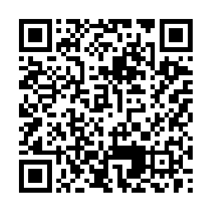 心中颇为不快的侯希白在池佳一说到他的师傅之时二维码生成