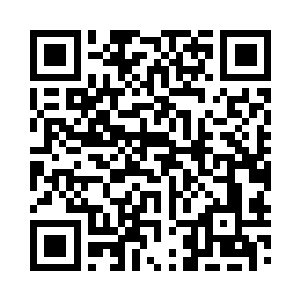 忽然在楼梯口发现了她之前给我的那个小黄符二维码生成