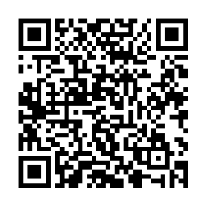 急忙掏出手机给自己的助理或者是属下打了一个电话二维码生成