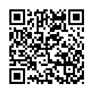 恰巧瞧见行到门边的钟池春回头望了过来二维码生成