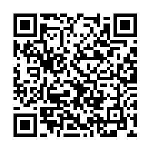 悬停在距离下方那灰色琉璃地面大约十余米的高度二维码生成