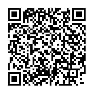 想到自己那已经有好多年都没见到的父母和自己从未见过的那三个儿子二维码生成