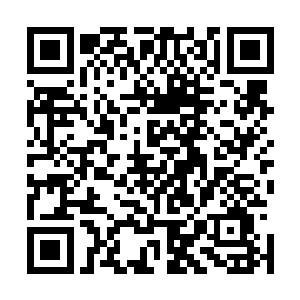 想要看看王雅君穿着这一件又一件的制服会是一个什么样子二维码生成
