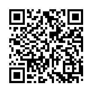 慕容玥和宸王看着萱若疼爱小凤儿的模样二维码生成