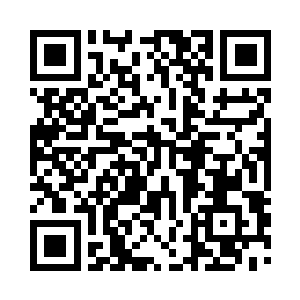 慕容谦已经痛苦的依靠在了蟠龙立柱之上二维码生成