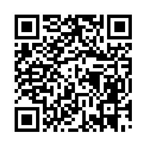 慕烟正穿着厚厚的家居服敲着靳如歌的房门二维码生成