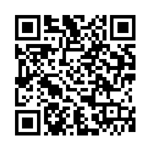 慢慢从袖袋里掏出一个瓷瓶递过去二维码生成