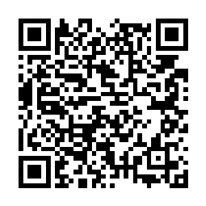 慢慢的她顶着原形的样子和他在一起过了许多日子二维码生成