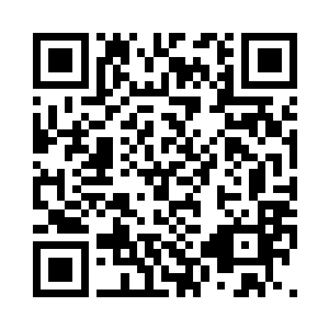 我一边嘟囔着一边在房间里四下看着二维码生成