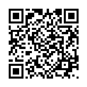 我举起手中的长命锁在空中晃动了两下二维码生成