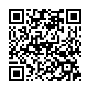 我九把巨石已经长满青苔和爬山虎一样的老藤二维码生成