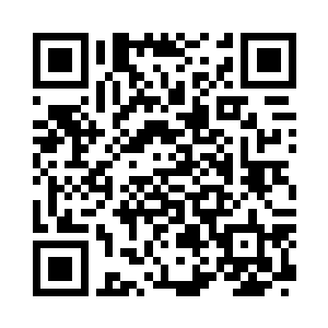 我们一群人就这么慢慢的朝他们靠近二维码生成