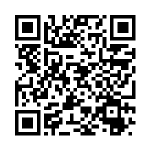 我们也跟着缓慢的通过了前面的道路二维码生成