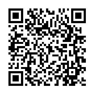 我们店里购买结婚对戒的用户都可以免费激光刻字的二维码生成