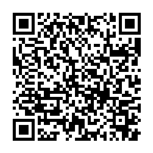 我刚才从你哥房间里出来的时候看到你的手机放在客厅里的沙发上了二维码生成