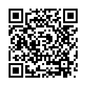 我就这么看着刘晓雪从我身边五米处经过二维码生成