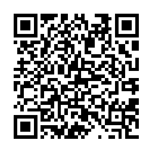 我的一句话顿然让那对着我伸出阴阳玉石的男子脸色一沉二维码生成