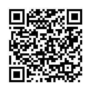 我站起来就赶紧想要从教室的前门绕出去二维码生成