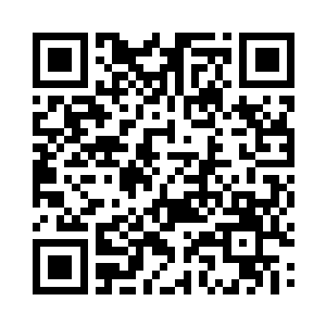 我记得这条小巷尽头不远处就有一个派出所二维码生成