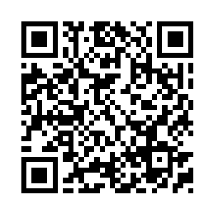 我车上的一个乘客还把他助理的电话给记下了二维码生成