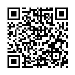 戴着面具的男男女女犹如涨潮的海水二维码生成