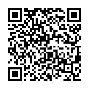 所以一见这老骗子已经来到了莫小七身边不远处二维码生成