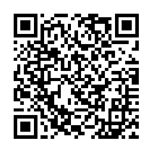 所以吴梦溪难得带着还没满月的女儿静静等在普吉岛二维码生成