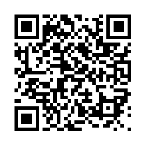 所以我们另外还找了一位先生过来一起帮忙二维码生成