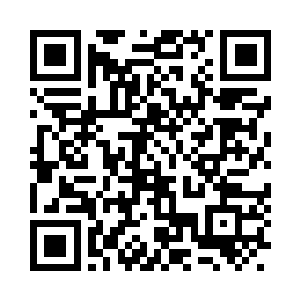 所有人都目不转睛的看向乌木展柜内的银符二维码生成